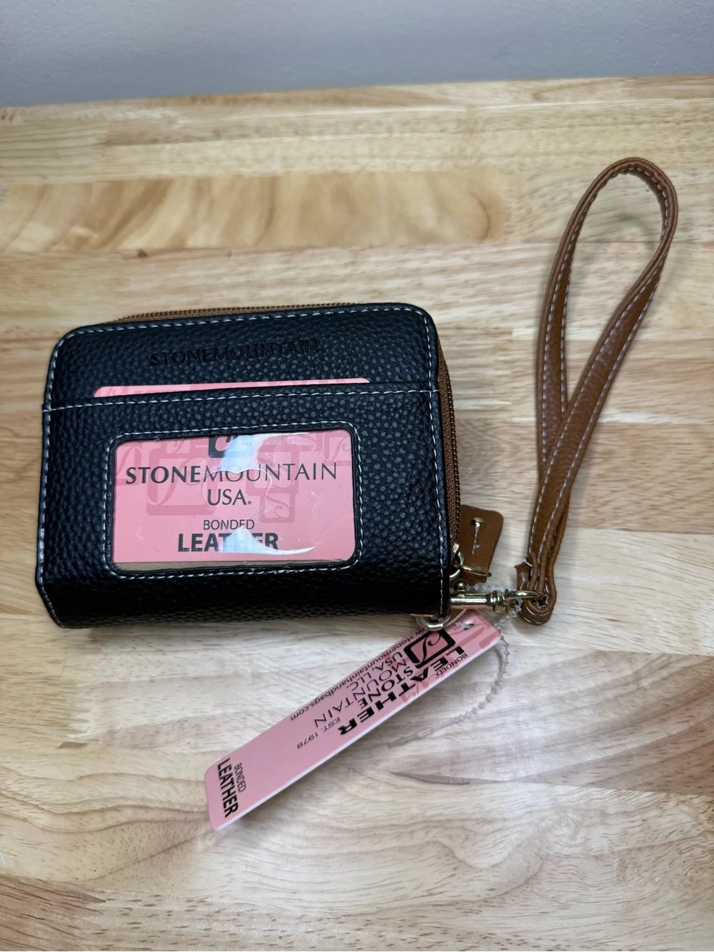 Stone Mountain USA Cornwall Zip Around Small Wallet Wristlet NWT $60